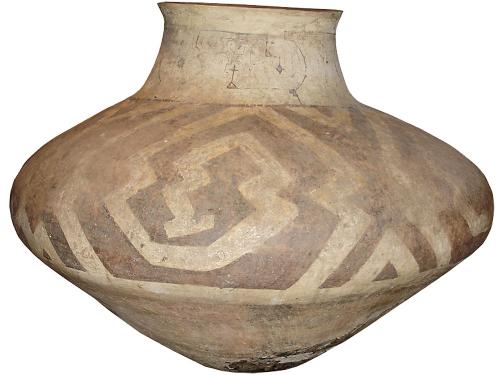 An 18th Century Peruvian Zibibbo Clay Urn 