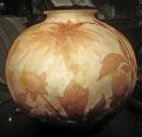 A 1910 DAUM NANCY CAMEO GLASS VASE