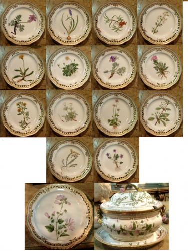 A 20th Century Set of Flora Danica Botanical Designs Dinnerware