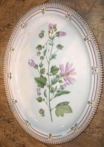 A Medium Round Early 20th Century Flora Danica Platter