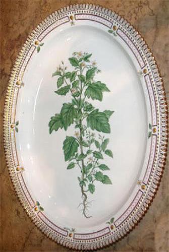 A Small Early 20th Century Flora Danica Serving Platter