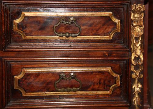 An Early 18th Century Tuscan Parcel-Gilt and Walnut Commode No. 4368 An Early 18th Century Tuscan Parcel-Gilt and Walnut Commode No. 4368