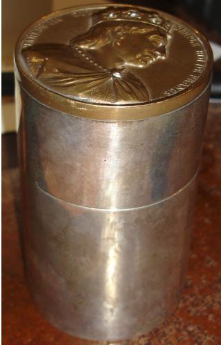 An Unusual 19th Century English Cylindrical Silver Cigarette Case No. 884