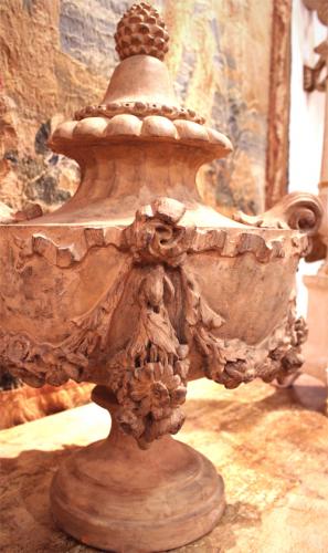 An Early 19th Century Florentine Terra Cotta Urn Finial No. 3587