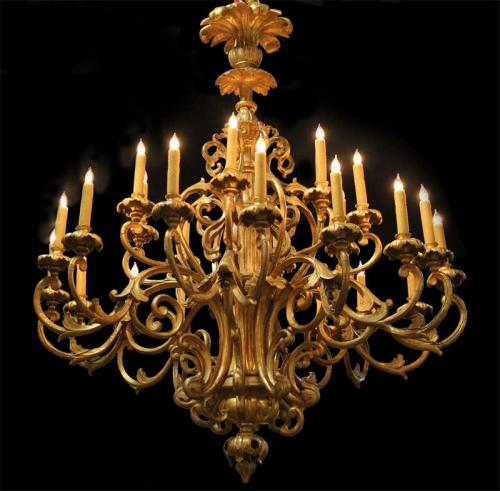 An 18th Century Resplendent Giltwood 16-Light Florentine Palazzo Chandelier No. 3921 An 18th Century Resplendent Giltwood 16-Light Florentine Palazzo Chandelier No. 3921
