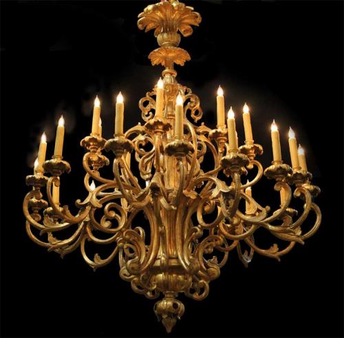 An 18th Century Resplendent Giltwood 16-Light Florentine Palazzo Chandelier No. 3921