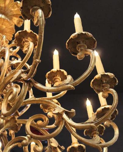 An 18th Century Resplendent Giltwood 16-Light Florentine Palazzo Chandelier No. 3921