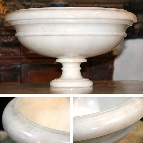 A Grandly Scaled 19th Century Italian Bianca Carrara Cream-Colored Alabaster Tazza No. 3687