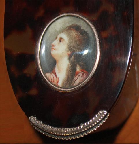 An 1810 French Tortoiseshell Table Snuff Box with 18k Rose Gold Hinge and Mounts No. 4232