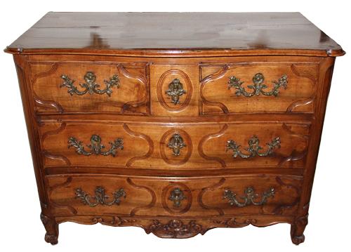 An 18th Century Walnut French Régence Transitional to Louis XV Three-Drawer Commode No. 4362