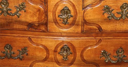 An 18th Century Walnut French Régence Transitional to Louis XV Three-Drawer Commode No. 4362