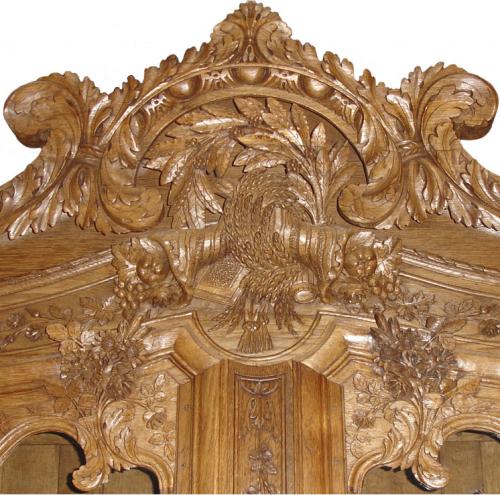 A Fine 18th Century French Louis XV Carved Oak Buffet a’ deux Corps 434