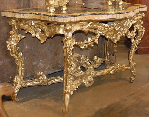An Exquisite 18th Century Italian Giltwood Console No. 1702