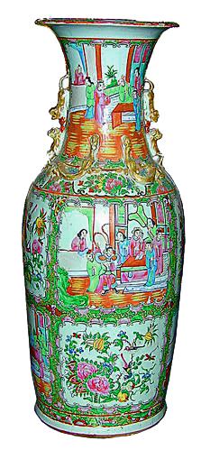 A 19th Century Famille Rose Porcelain Vase No. 560