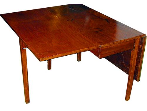 A 19th Century English Mahogany Drop-Leaf Table No. 858