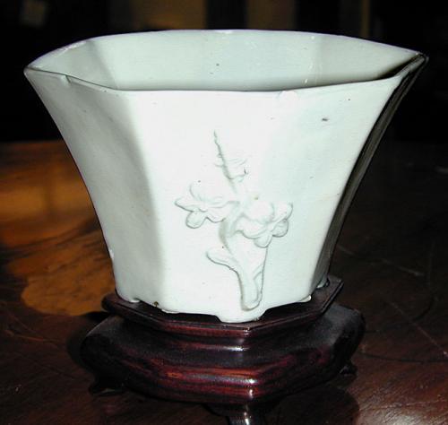 A Chinese Blanc du Chine Porcelain Vase No. 875