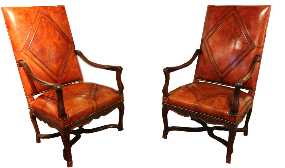 A Pair of French 18th Century Walnut Régence Fauteuils No. 2889