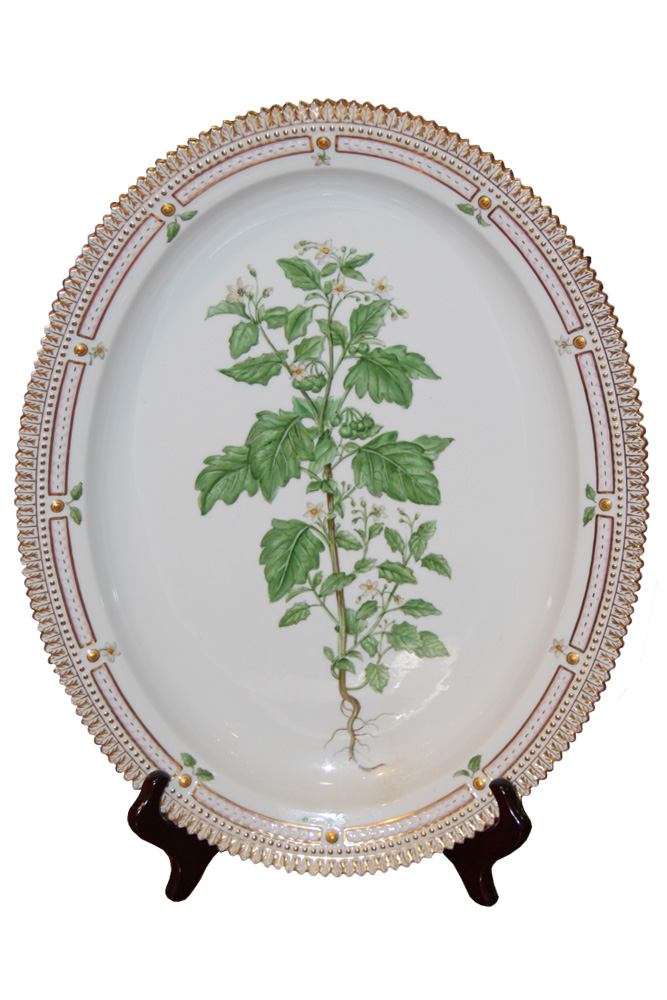 A Small Early 20th Century Flora Danica Serving Platter No. 3892