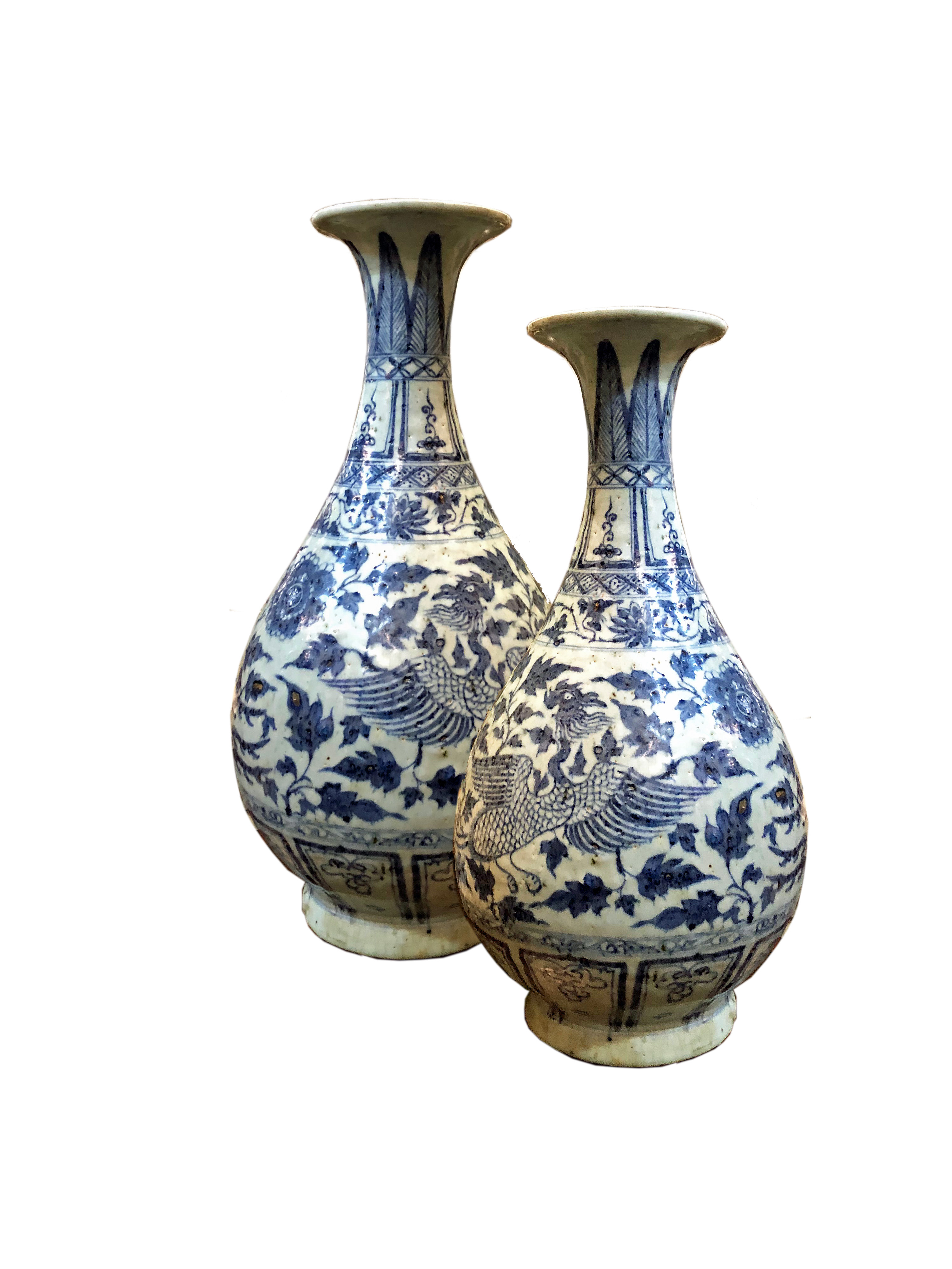A Pair of Chinese Export Blue and White Porcelain Vases No. 4787